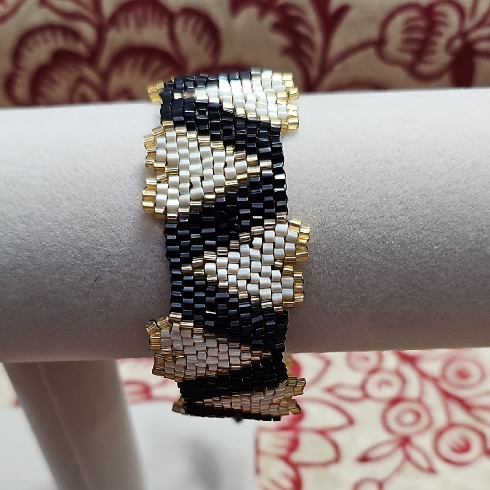 Plunder Black, White, and Gold Beaded Bracelet